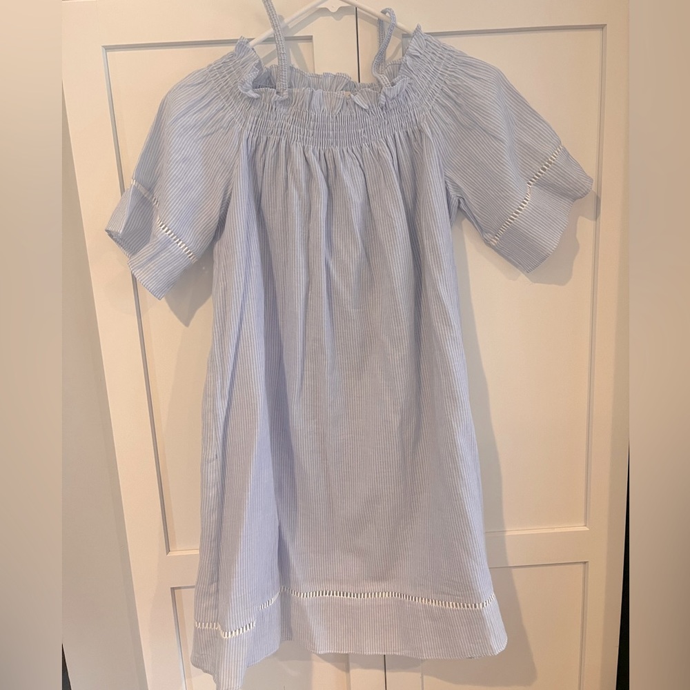 Like new detailed dress!